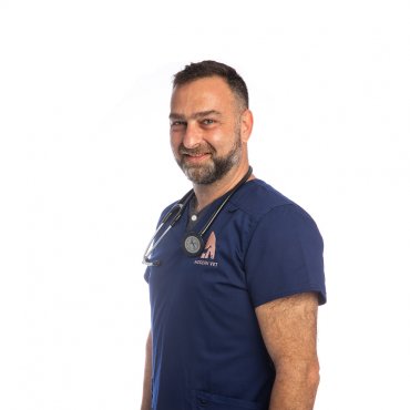 Dr. Manos Dr. Manos